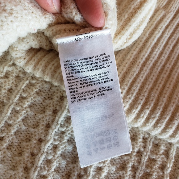 Calvin Klein Jeans Sweatshirt - Picture 7 of 8